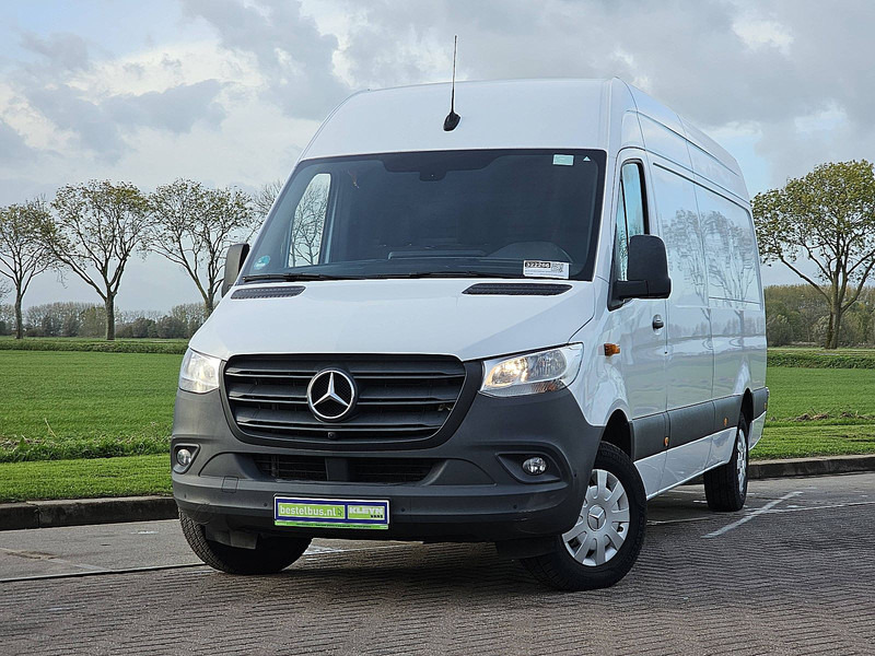 Mercedes-Benz Sprinter 315 L3H2 Mbux Navi Euro6 - Furgon: 1 kép. Mercedes-Benz Sprinter 315 L3H2 Mbux Navi Euro6 - Furgon: 1 kép.
