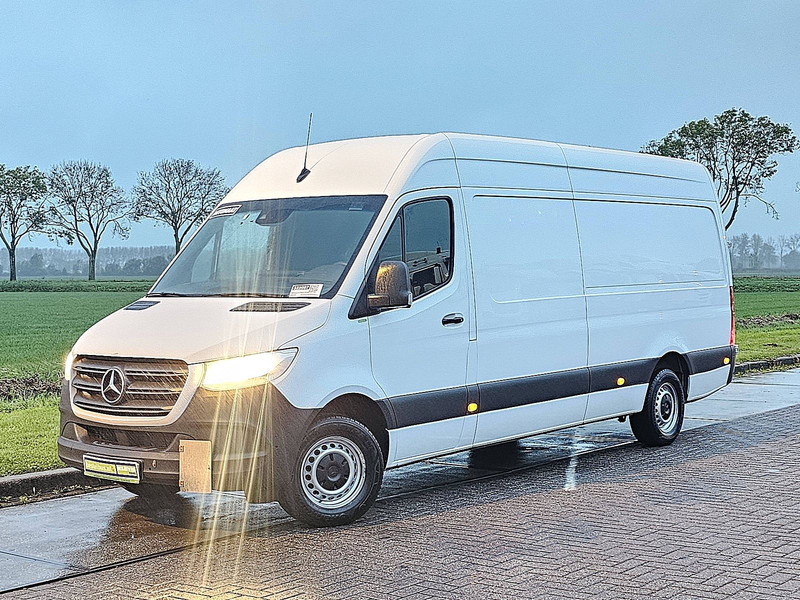 Mercedes-Benz Sprinter 315 ac automaat EURO6 - Furgon: 2 kép. Mercedes-Benz Sprinter 315 ac automaat EURO6 - Furgon: 2 kép.
