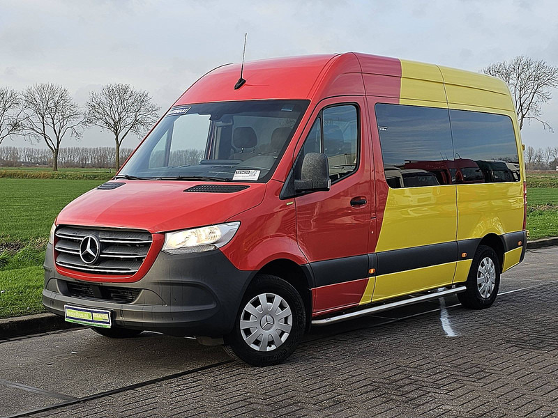 Mercedes-Benz Sprinter 316 9-pers rolstoel E6 - Minibusz, Kisbusz: 2 kép. Mercedes-Benz Sprinter 316 9-pers rolstoel E6 - Minibusz, Kisbusz: 2 kép.