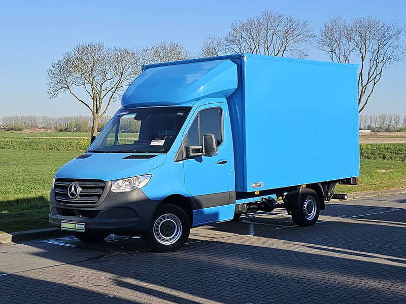 Mercedes-Benz Sprinter 316 Bakwagen Laadklep! - Dobozos kisteherautó: 2 kép. Mercedes-Benz Sprinter 316 Bakwagen Laadklep! - Dobozos kisteherautó: 2 kép.