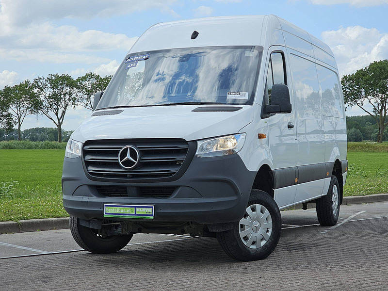 Mercedes-Benz Sprinter 316 CDI 4X4 AUT. L2H2 - Furgon: 1 kép. Mercedes-Benz Sprinter 316 CDI 4X4 AUT. L2H2 - Furgon: 1 kép.