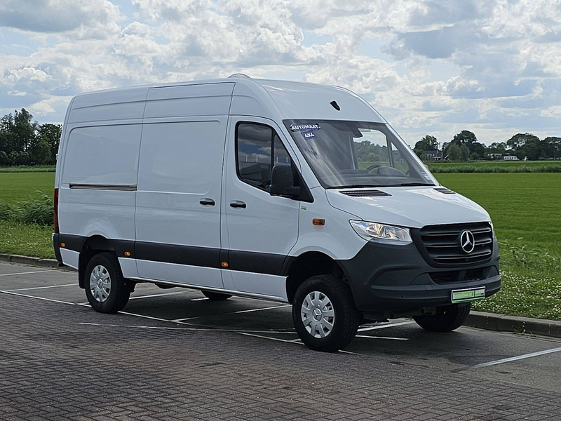 Mercedes-Benz Sprinter 316 CDI 4X4 AUT. L2H2 - Furgon: 5 kép. Mercedes-Benz Sprinter 316 CDI 4X4 AUT. L2H2 - Furgon: 5 kép.