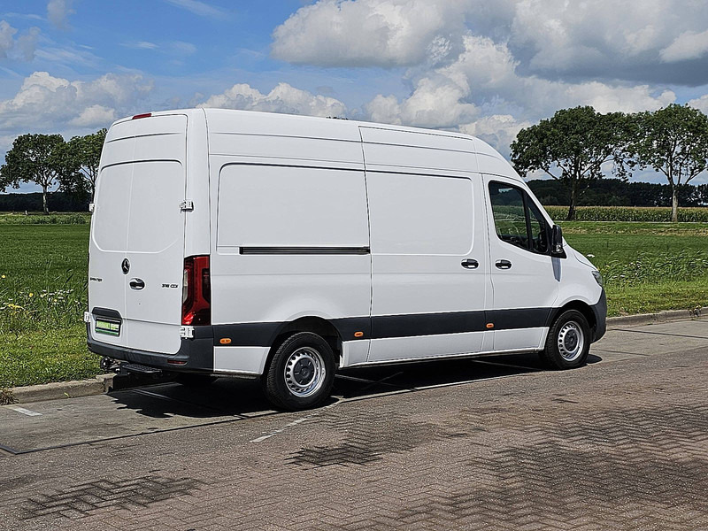Mercedes-Benz Sprinter 316 L2H2 LED Trekhaak - Furgon: 3 kép. Mercedes-Benz Sprinter 316 L2H2 LED Trekhaak - Furgon: 3 kép.