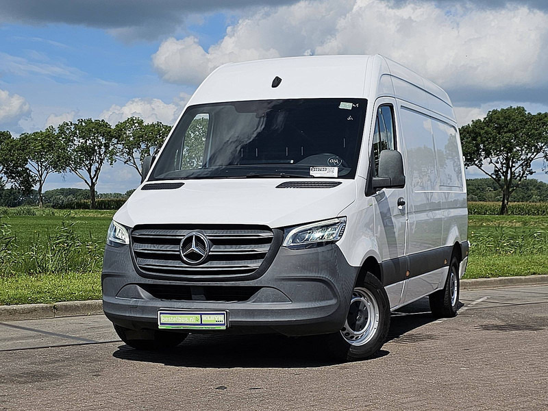 Mercedes-Benz Sprinter 316 L2H2 LED Trekhaak - Furgon: 1 kép. Mercedes-Benz Sprinter 316 L2H2 LED Trekhaak - Furgon: 1 kép.