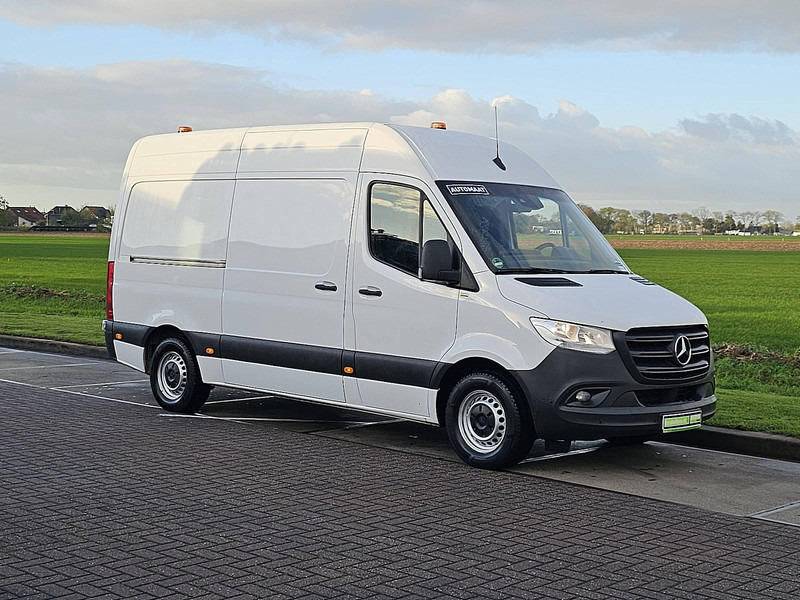 Mercedes-Benz Sprinter 316 L2H2 Navi Automaat - Furgon: 5 kép. Mercedes-Benz Sprinter 316 L2H2 Navi Automaat - Furgon: 5 kép.