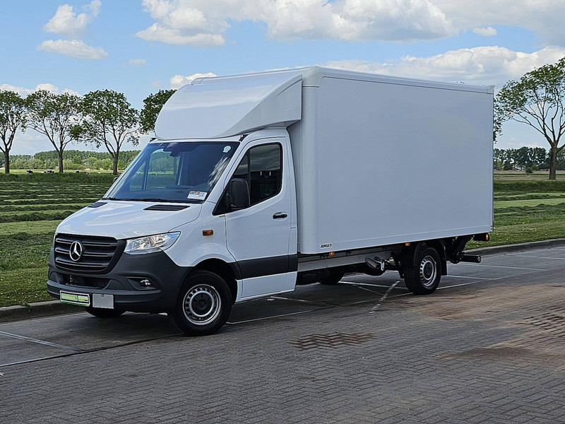 Mercedes-Benz Sprinter 317 Bakwagen Laadklep! - Dobozos kisteherautó: 2 kép. Mercedes-Benz Sprinter 317 Bakwagen Laadklep! - Dobozos kisteherautó: 2 kép.