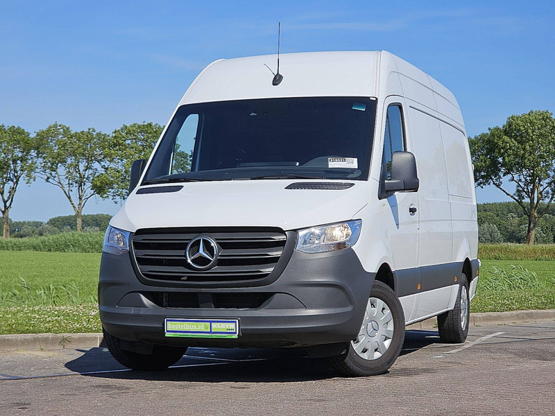 Mercedes-Benz Sprinter 317 L2H2 3.5t-Trekhaak - Furgon: 1 kép. Mercedes-Benz Sprinter 317 L2H2 3.5t-Trekhaak - Furgon: 1 kép.