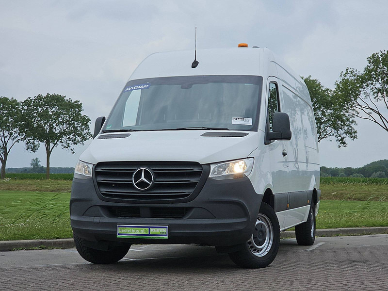 Mercedes-Benz Sprinter 319 L2H2 V6 3.5t-Trekh. - Furgon: 1 kép. Mercedes-Benz Sprinter 319 L2H2 V6 3.5t-Trekh. - Furgon: 1 kép.