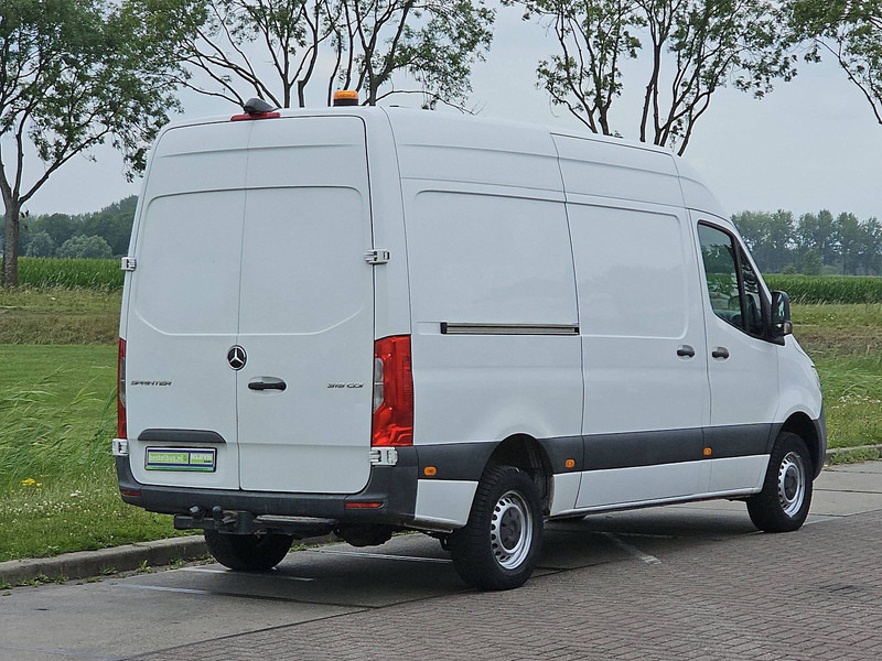 Mercedes-Benz Sprinter 319 L2H2 V6 3.5t-Trekh. - Furgon: 3 kép. Mercedes-Benz Sprinter 319 L2H2 V6 3.5t-Trekh. - Furgon: 3 kép.