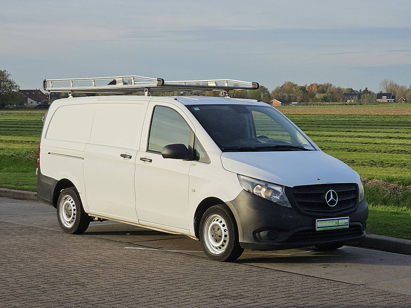 Mercedes-Benz Vito 111 Lang - Kis furgon: 5 kép. Mercedes-Benz Vito 111 Lang - Kis furgon: 5 kép.