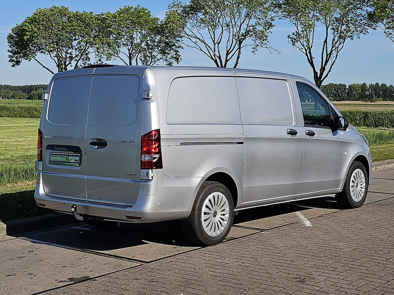 Mercedes-Benz Vito 116 4-MATIC EURO6 - Kis furgon: 3 kép. Mercedes-Benz Vito 116 4-MATIC EURO6 - Kis furgon: 3 kép.