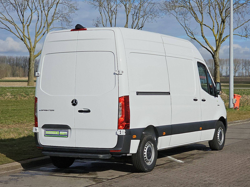 Mercedes-Benz eSprinter L2H2 41kWh DEMO! - Furgon, Elektromos kisteherautó: 3 kép. Mercedes-Benz eSprinter L2H2 41kWh DEMO! - Furgon, Elektromos kisteherautó: 3 kép.