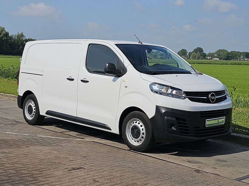Opel Vivaro 1.5 L2 Navi Euro6 NAP AC - Kis furgon: 5 kép. Opel Vivaro 1.5 L2 Navi Euro6 NAP AC - Kis furgon: 5 kép.