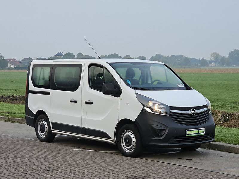 Opel Vivaro 1.6 L1 Combi 9p Airco - Minibusz, Kisbusz: 5 kép. Opel Vivaro 1.6 L1 Combi 9p Airco - Minibusz, Kisbusz: 5 kép.