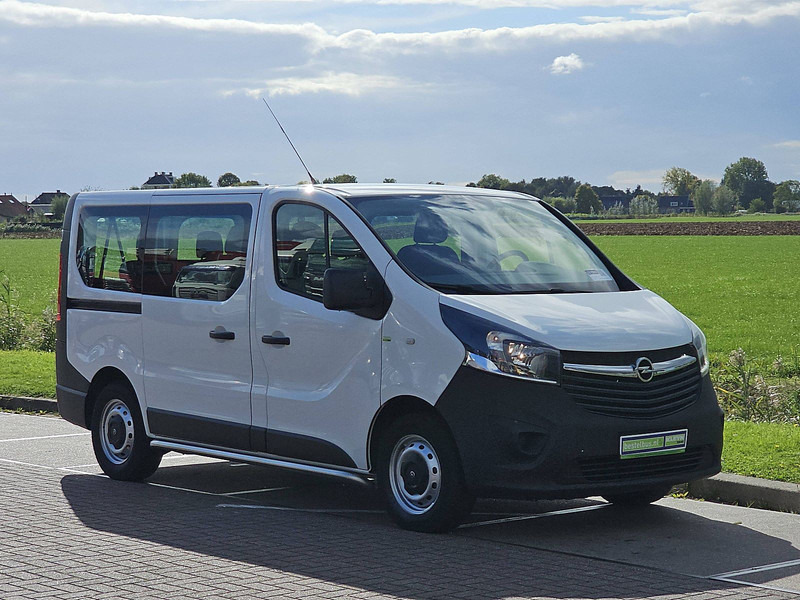 Opel Vivaro 1.6 L1 Combi 9p Airco - Minibusz, Kisbusz: 5 kép. Opel Vivaro 1.6 L1 Combi 9p Airco - Minibusz, Kisbusz: 5 kép.