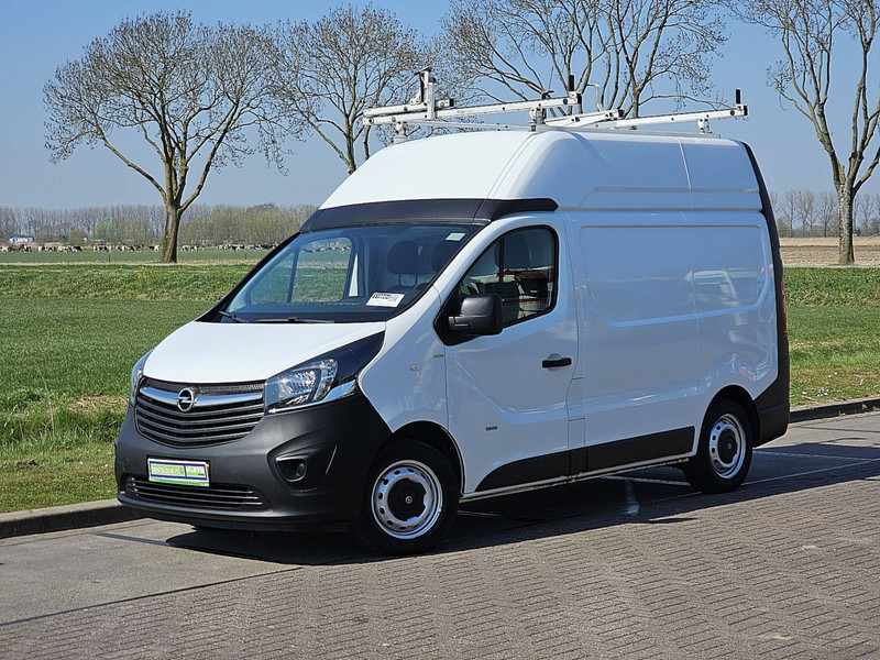 Opel Vivaro 1.6 ac 116 pk - Kis furgon: 2 kép. Opel Vivaro 1.6 ac 116 pk - Kis furgon: 2 kép.
