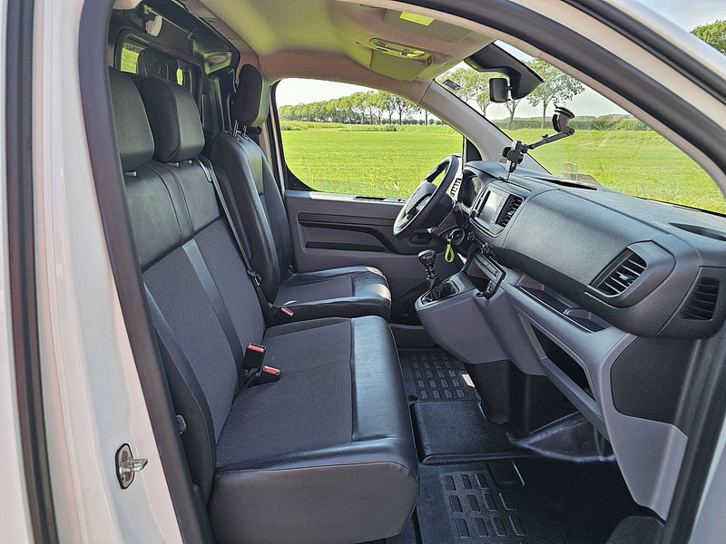 Kis furgon Opel Vivaro 2.0 CDTI 130 L1 37 dkm.!: 7 kép.