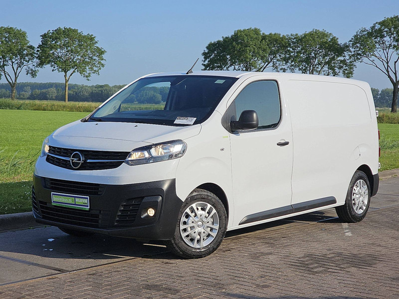 Opel Vivaro 2.0 L2 Navi Euro6 145Pk! - Kis furgon: 2 kép. Opel Vivaro 2.0 L2 Navi Euro6 145Pk! - Kis furgon: 2 kép.