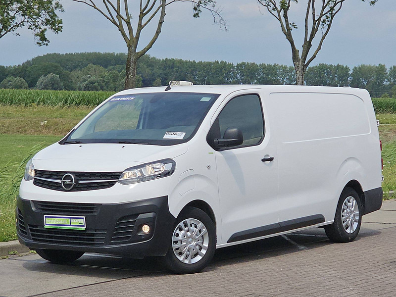 Opel Vivaro -E 75 KW AUT. L2 - Kis furgon, Elektromos kisteherautó: 2 kép. Opel Vivaro -E 75 KW AUT. L2 - Kis furgon, Elektromos kisteherautó: 2 kép.