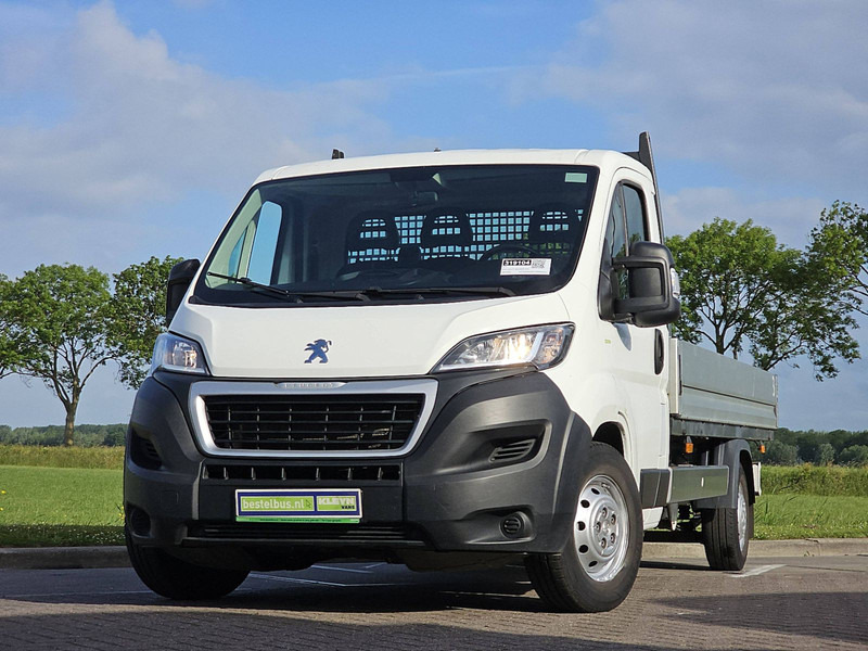 Peugeot Boxer 335 - Platós kisteherautó: 1 kép. Peugeot Boxer 335 - Platós kisteherautó: 1 kép.