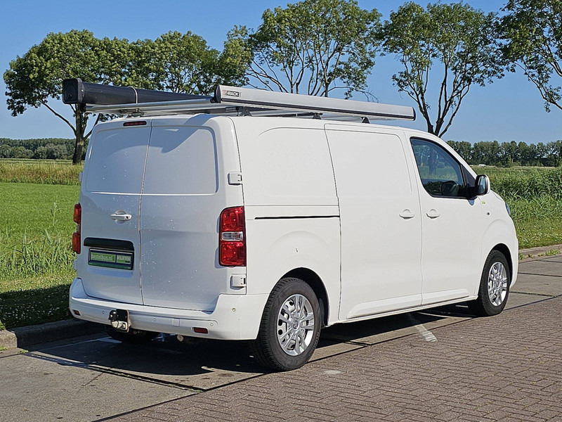 Peugeot Expert 2.0 L2 Automaat Navi AC! - Kis furgon: 3 kép. Peugeot Expert 2.0 L2 Automaat Navi AC! - Kis furgon: 3 kép.