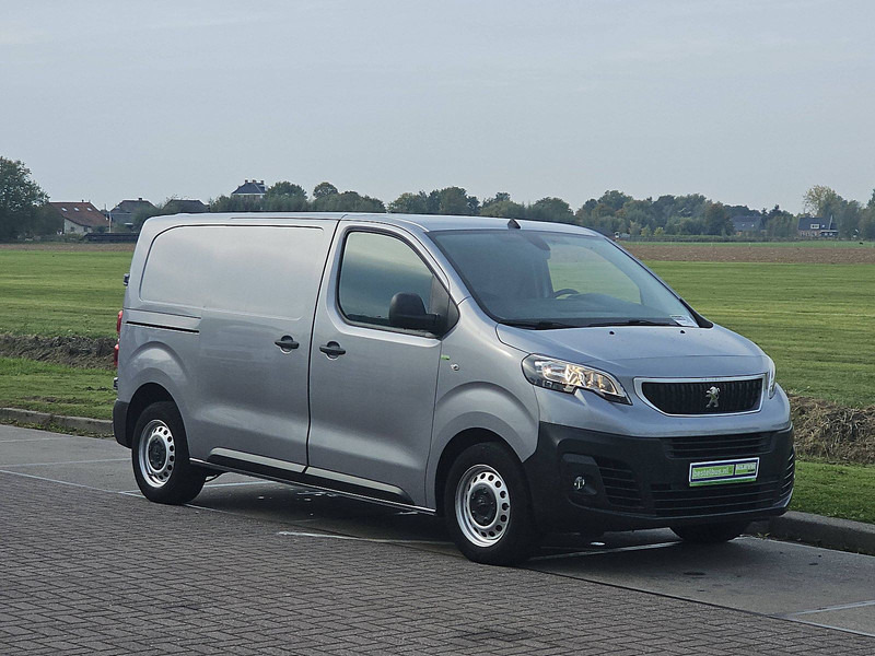 Peugeot Expert 2.0 L2H1 Navi 150Pk Eur6 - Kis furgon: 5 kép. Peugeot Expert 2.0 L2H1 Navi 150Pk Eur6 - Kis furgon: 5 kép.