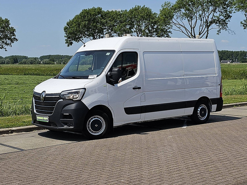 Renault Master 2.3 DCI 130 L2H2 - Furgon: 2 kép. Renault Master 2.3 DCI 130 L2H2 - Furgon: 2 kép.