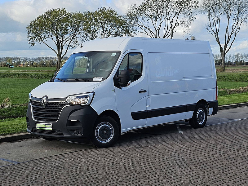 Renault Master 2.3 DCI 130 L2H2 - Furgon: 2 kép. Renault Master 2.3 DCI 130 L2H2 - Furgon: 2 kép.