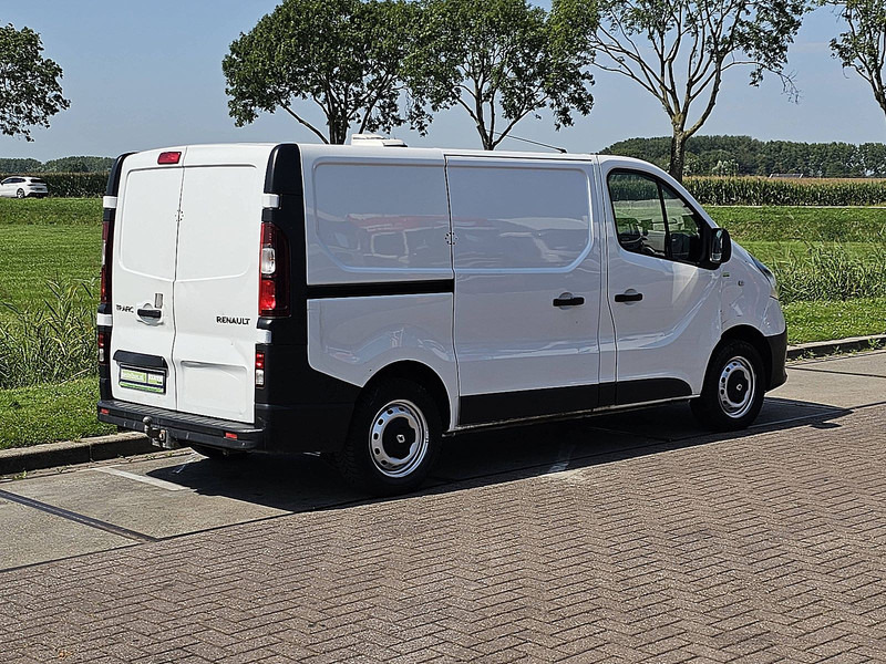 Renault Trafic 1.6 DCI 125 L1H1 - Kis furgon: 3 kép. Renault Trafic 1.6 DCI 125 L1H1 - Kis furgon: 3 kép.