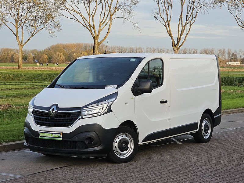 Renault Trafic 1.6 DCI ac bluetooth EURO6 - Kis furgon: 2 kép. Renault Trafic 1.6 DCI ac bluetooth EURO6 - Kis furgon: 2 kép.