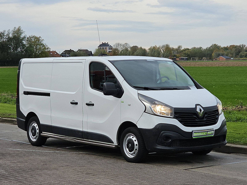 Renault Trafic - Kis furgon: 5 kép. Renault Trafic - Kis furgon: 5 kép.