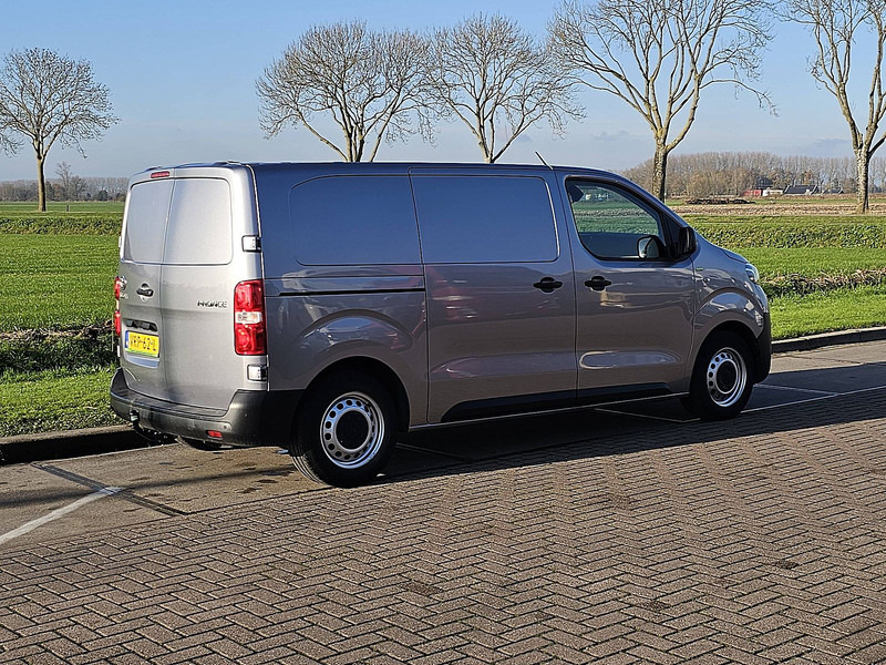 Toyota pro-ace 1.6 Worker EURO6 - Kis furgon: 3 kép. Toyota pro-ace 1.6 Worker EURO6 - Kis furgon: 3 kép.