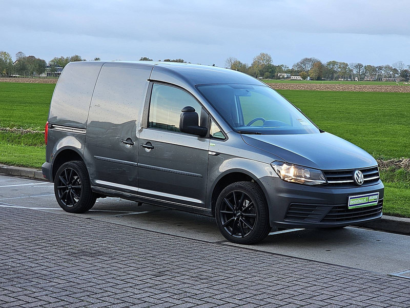 Volkswagen Caddy 2.0 - Kis furgon: 5 kép. Volkswagen Caddy 2.0 - Kis furgon: 5 kép.