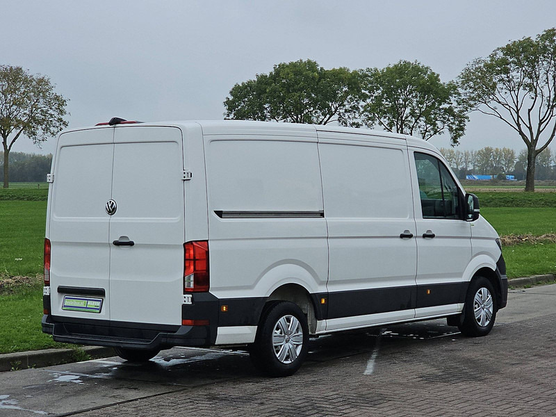 Volkswagen Crafter 35 2.0 L3H2 Navi Euro6 - Furgon: 3 kép. Volkswagen Crafter 35 2.0 L3H2 Navi Euro6 - Furgon: 3 kép.