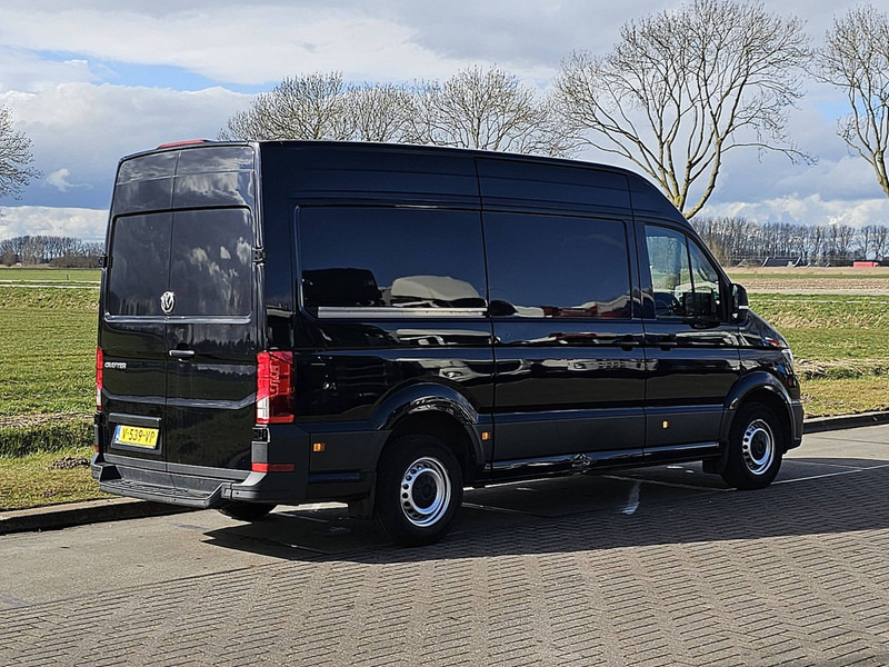 Volkswagen Crafter 35 2.0 L3H3 Automaat Navi! - Furgon: 3 kép. Volkswagen Crafter 35 2.0 L3H3 Automaat Navi! - Furgon: 3 kép.
