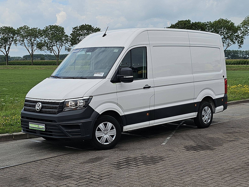 Volkswagen Crafter 35 2.0 L3H3 Navi Airco Eur6 - Furgon: 2 kép. Volkswagen Crafter 35 2.0 L3H3 Navi Airco Eur6 - Furgon: 2 kép.