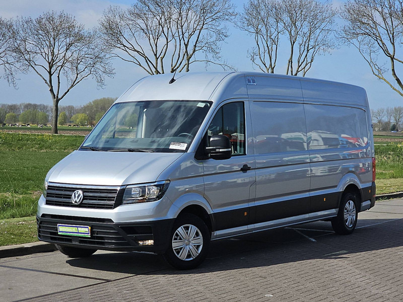 Volkswagen Crafter 35 2.0 L4H3 Navi Euro6 AC! - Furgon: 2 kép. Volkswagen Crafter 35 2.0 L4H3 Navi Euro6 AC! - Furgon: 2 kép.