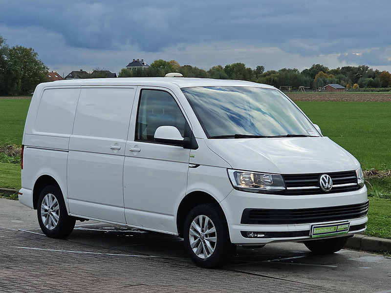 Volkswagen Transporter 2.0 TDI L1H1 Airco Euro6 NAP - Kis furgon: 5 kép. Volkswagen Transporter 2.0 TDI L1H1 Airco Euro6 NAP - Kis furgon: 5 kép.