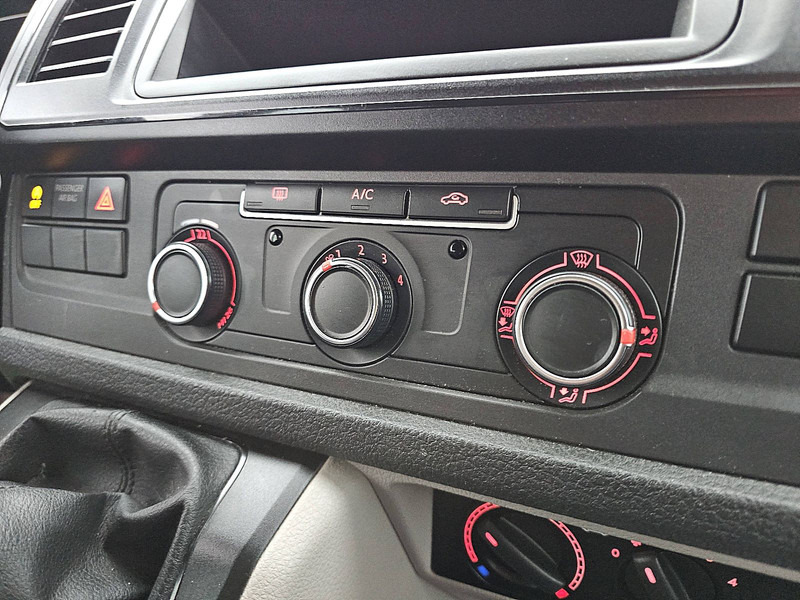 Minibusz, Kisbusz Volkswagen Transporter 2.0 TDI L2H1 Combi 9p Airco!: 10 kép.