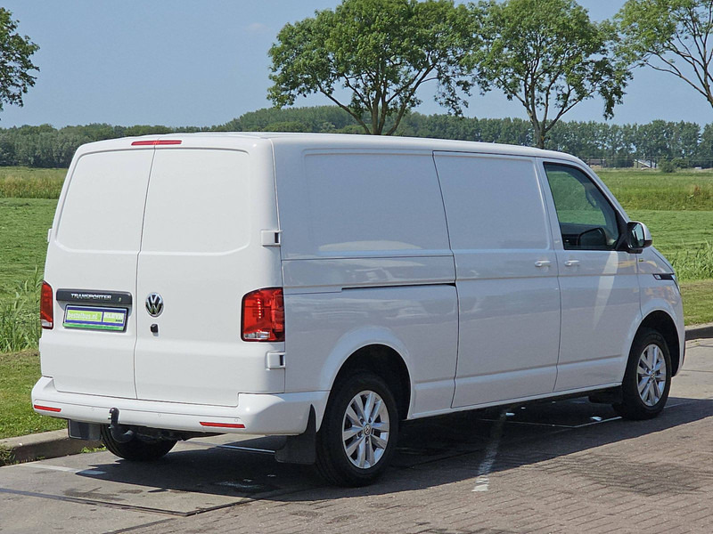 Volkswagen Transporter 2.0 TDI L2H1 Virtual-Cockpit - Kis furgon: 3 kép. Volkswagen Transporter 2.0 TDI L2H1 Virtual-Cockpit - Kis furgon: 3 kép.