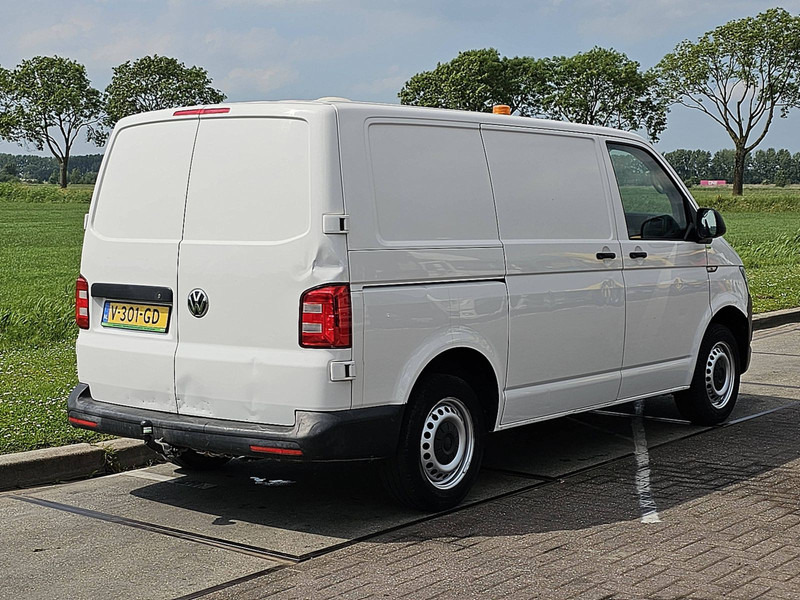 Volkswagen Transporter 2.0 TDI TDI 150 L1H1 - Kis furgon: 3 kép. Volkswagen Transporter 2.0 TDI TDI 150 L1H1 - Kis furgon: 3 kép.