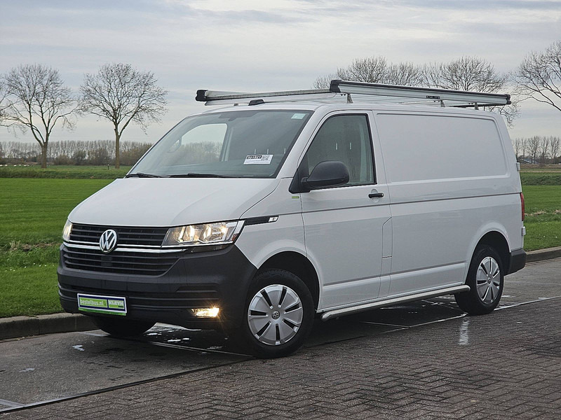 Volkswagen Transporter 2.0 TDI ac automaat EURO6 - Kis furgon: 2 kép. Volkswagen Transporter 2.0 TDI ac automaat EURO6 - Kis furgon: 2 kép.