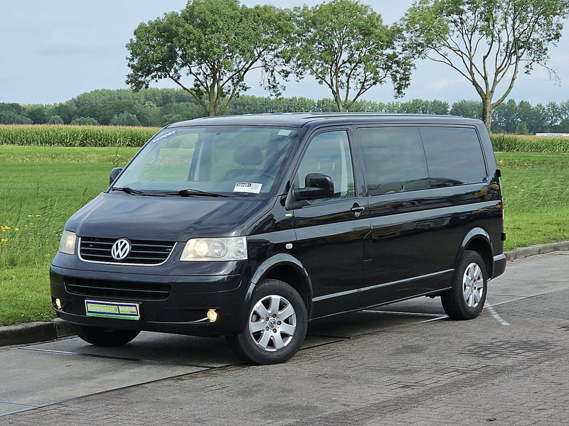 Volkswagen Transporter 2.5 TDI - Kis furgon: 2 kép. Volkswagen Transporter 2.5 TDI - Kis furgon: 2 kép.