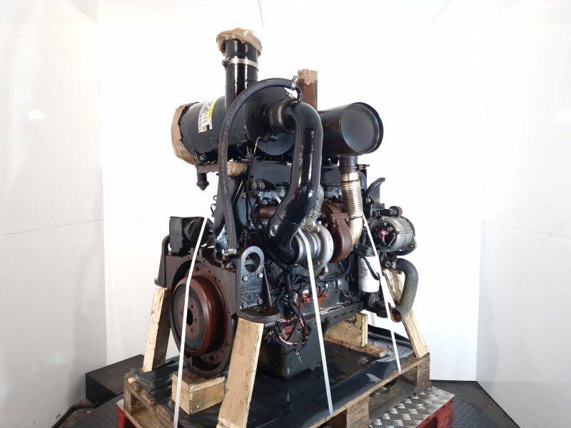 CNH F4HE9684E*J102 667TA EBD Engine (Plant) - Motor - Építőipari gépek: 1 kép. CNH F4HE9684E*J102 667TA EBD Engine (Plant) - Motor - Építőipari gépek: 1 kép.