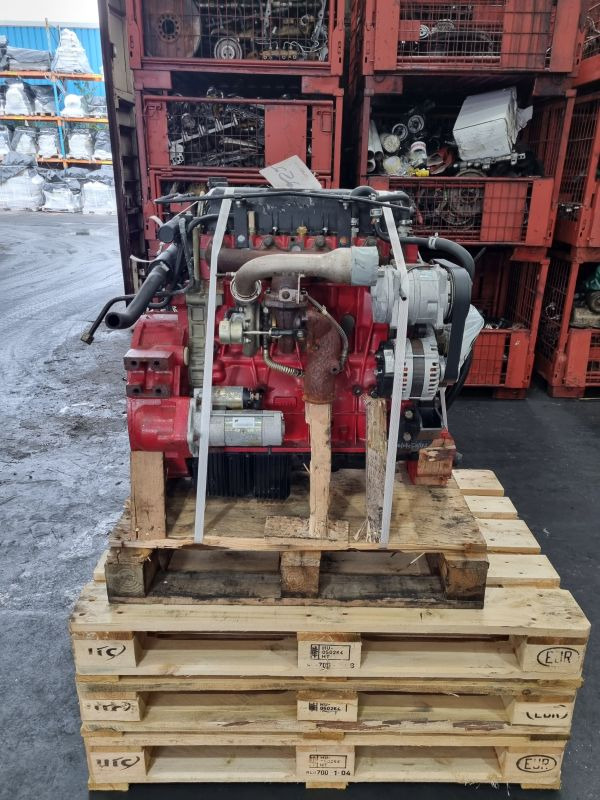 Cummins ISF3.8s5141 Engine - Motor: 3 kép. Cummins ISF3.8s5141 Engine - Motor: 3 kép.