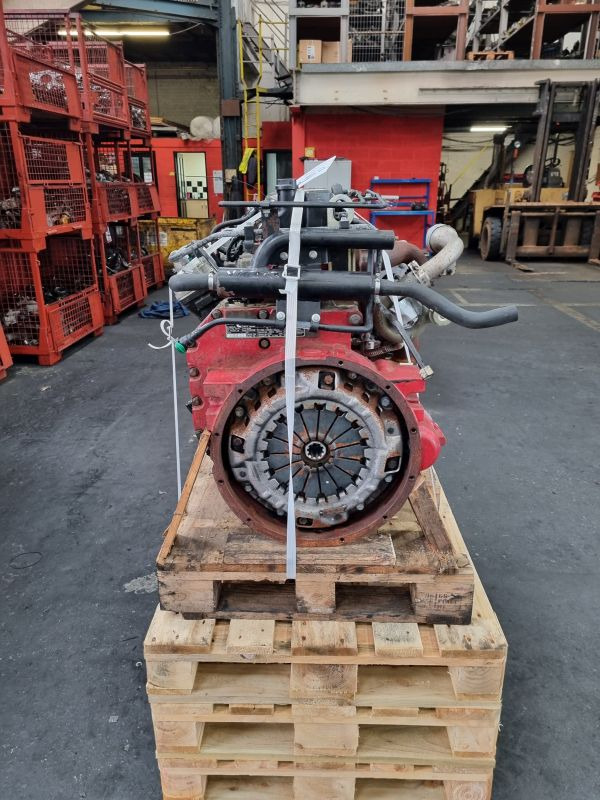 Cummins ISF3.8s5141 Engine - Motor: 2 kép. Cummins ISF3.8s5141 Engine - Motor: 2 kép.