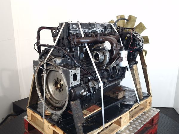 Cummins QSB6.7 CPL 8466 Engine (Industrial) - Motor - Ipari gép: 1 kép. Cummins QSB6.7 CPL 8466 Engine (Industrial) - Motor - Ipari gép: 1 kép.