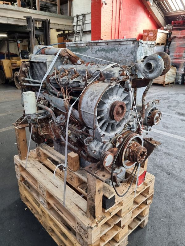 Deutz Mitsubishi BF5L913 Engine - Motor - Építőipari gépek: 4 kép. Deutz Mitsubishi BF5L913 Engine - Motor - Építőipari gépek: 4 kép.