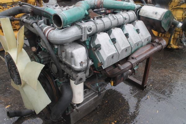 Motor - Ipari gép Deutz TCD2015 V08: 15 kép.