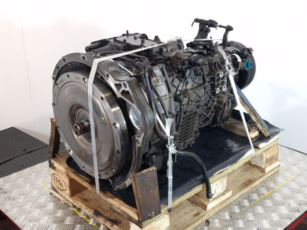 Isuzu PB-NKR81A Automatic Gearbox - Sebességváltó: 3 kép. Isuzu PB-NKR81A Automatic Gearbox - Sebességváltó: 3 kép.